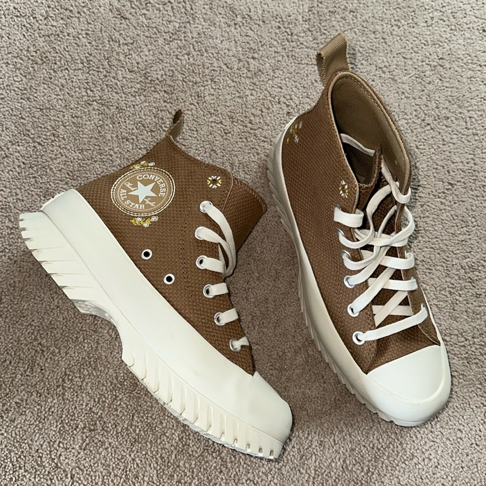 Women’s platform converse in autumn embroidery